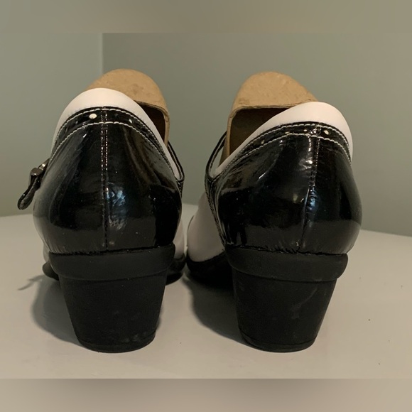 Black and White leather Mary Jane style
- Size 10 (41) - Picture 6 of 10